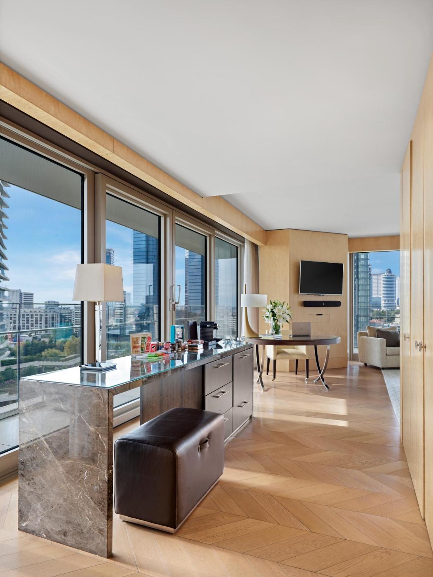 Готель Raffles 5*