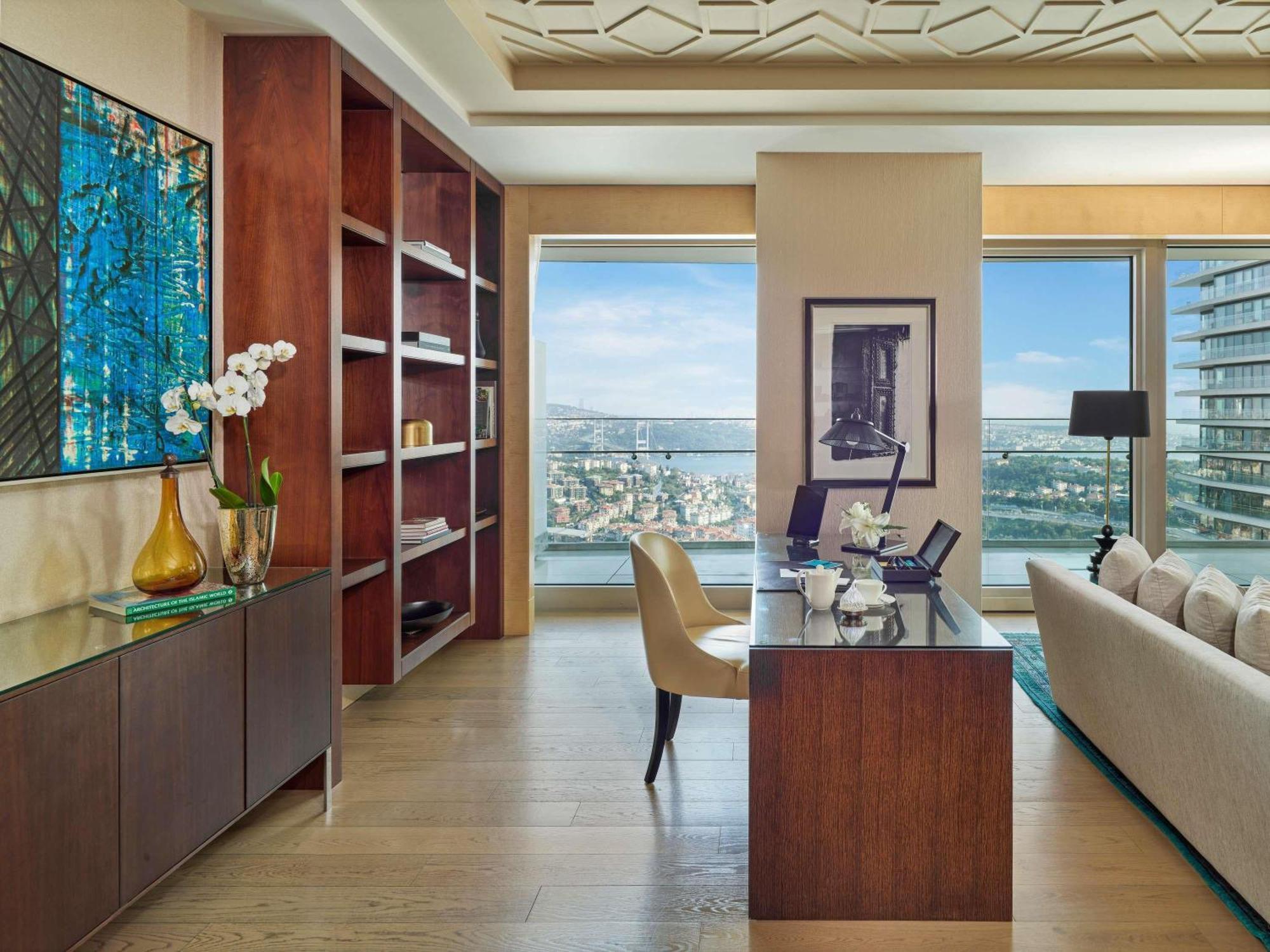 Raffles Готель 5*