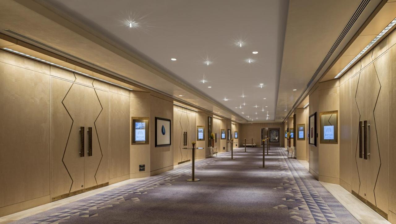 Raffles Отель 5*