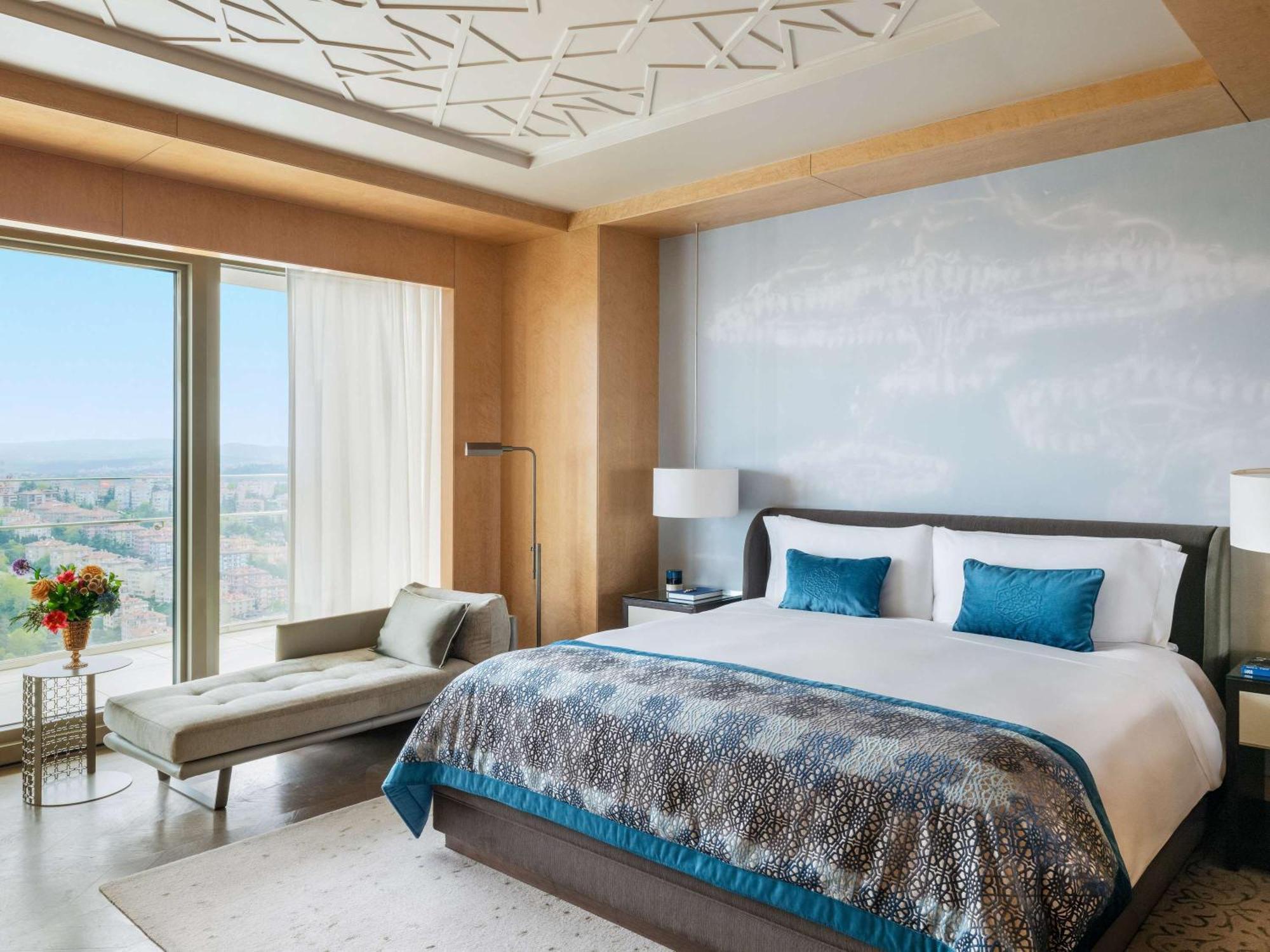 Отель Raffles 5*