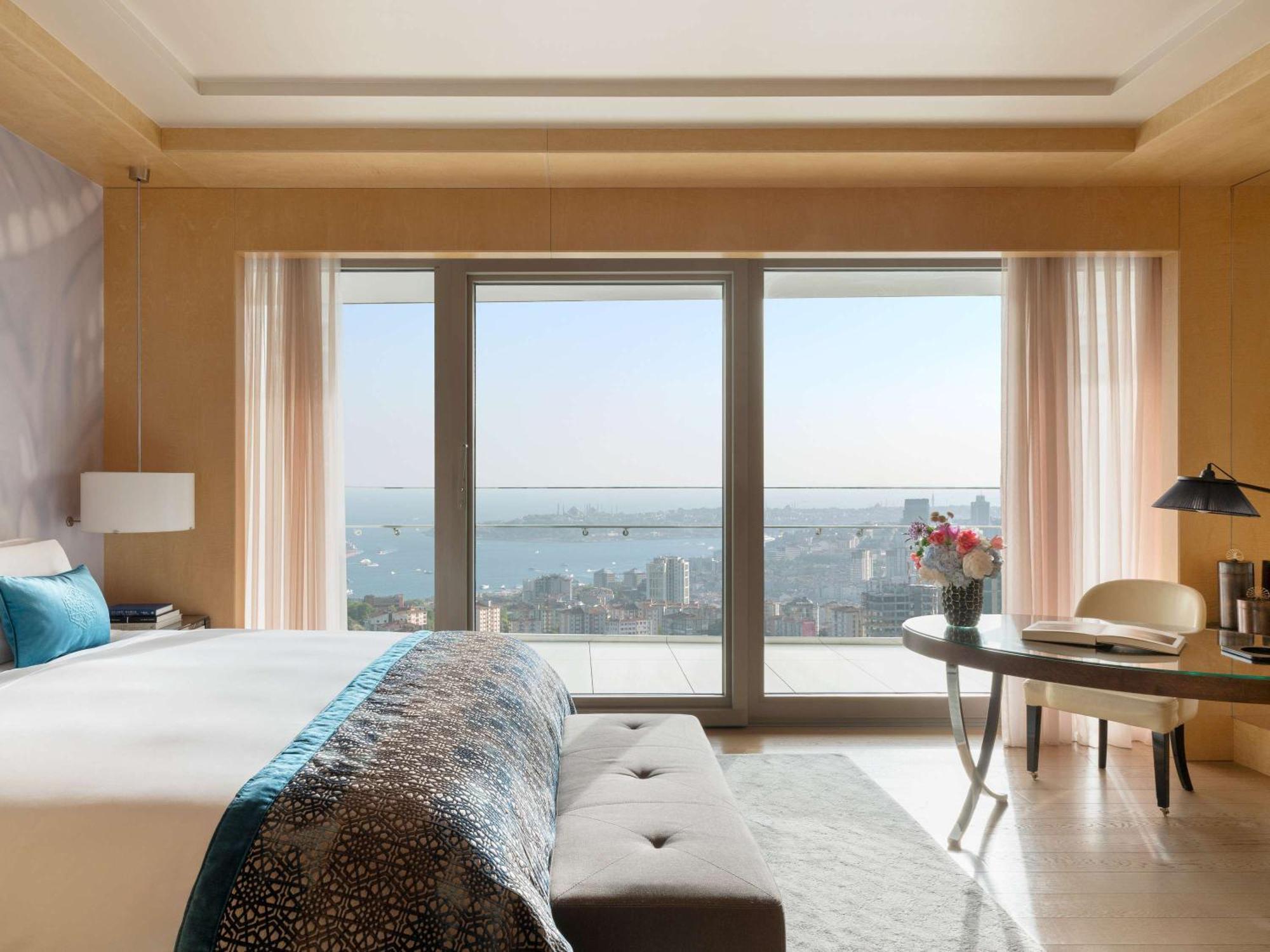 Отель Raffles 5*